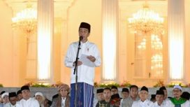 Presiden Joko Widodo beserta Ibu Iriana Joko Widodo menghadiri acara zikir dan doa kebangsaan di halaman Istana Merdeka, Jakarta, pada Kamis, 1 Agustus 2024. Foto: BPMI Setpres/Muchlis Jr