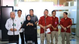 Kejaksaan Agung, melalui Tim Penyidik Jaksa Agung Muda Bidang Tindak Pidana Khusus (JAM PIDSUS), berhasil melakukan operasi tangkap tangan (OTT) terhadap tiga orang hakim Pengadilan Negeri Surabaya serta satu orang pengacara terkait dugaan tindak pidana korupsi berupa suap dan/atau gratifikasi