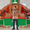 Dalam semangat kebersamaan dan gotong royong, Bupati Humbang Hasundutan Dosmar Banjarnahor, S.E bersama pimpinan Organisasi Perangkat Daerah (OPD) menghadiri Pesta Pembangunan HKBP Hutasoit yang diadakan pada Minggu, 3 November 2024