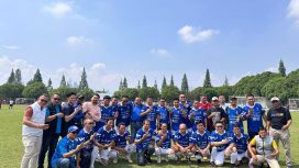Suasana penuh semangat tampak di Lapangan Sepak Bola Batununggal, Bandung, pada Minggu (3/11). H. Erwan Setiawan, SE, atau yang akrab disapa Kang Erwan, bersama ratusan pendukung dan pencinta olahraga, menyelenggarakan acara 
