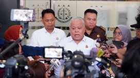 Kejaksaan Agung Republik Indonesia, melalui Kepala Pusat Penerangan Hukum (Kapuspenkum), Dr. Harli Siregar, mengumumkan pemindahan penahanan tiga oknum hakim yang diduga terlibat dalam kasus suap dan gratifikasi terkait perkara terpidana Ronald Tannur