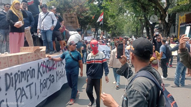 Pati Bergerak: Ribuan Massa Desak KPK Tangkap Sudewo dan Tuntut Pelengseran Bupati