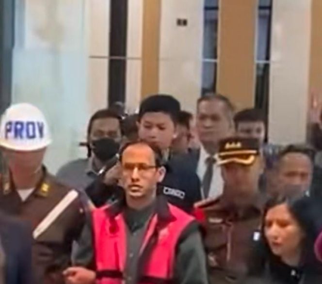 
Nadiem Makarim Ditahan, Ditetapkan sebagai Tersangka Kasus Korupsi Pengadaan Laptop