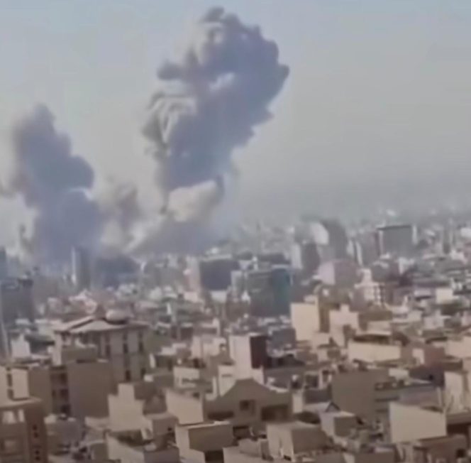 
					Teheran Diguncang Ledakan, Israel Dikabarkan Luncurkan Serangan Udara Mendadak