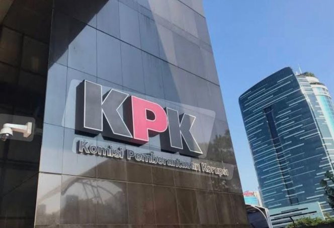 
					Sinyal Merah di Balik Piring Makan Gratis: Mengendus Celah Korupsi Program MBG