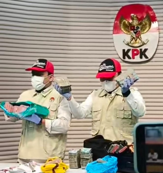 
					Sinyal Merah di Cilacap: OTT KPK dan Benang Kusut Gurita Korupsi di Jantung Birokrasi