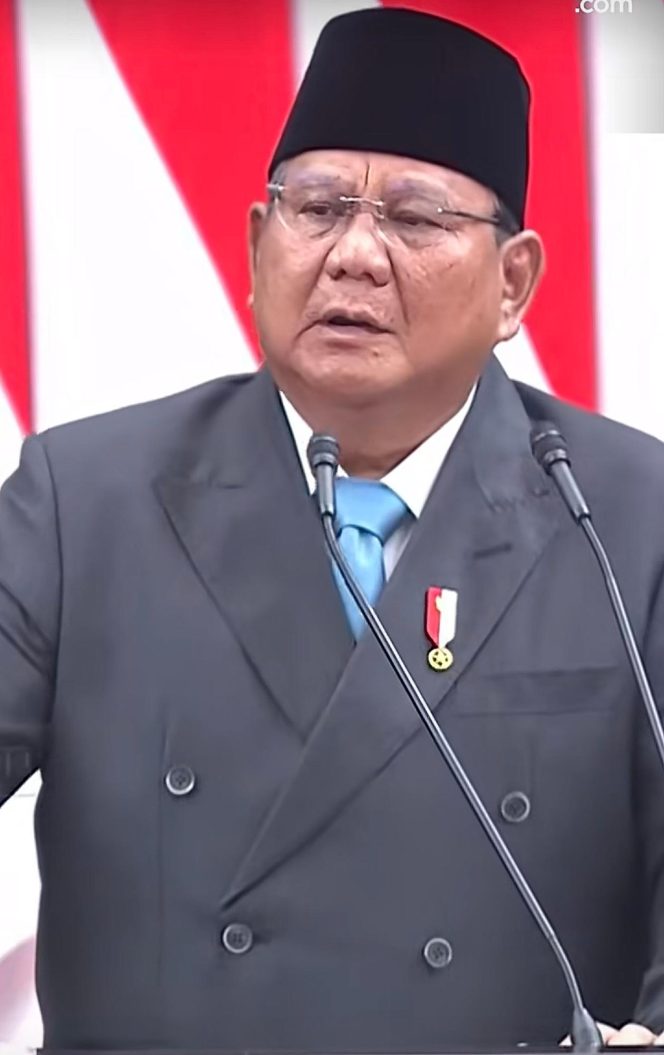 
					Prabowo Beri Ultimatum Keras: Copot Pimpinan Bea Cukai yang Tidak Becus!