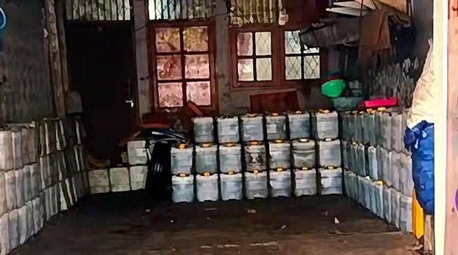 
					Warga Tangerang Diintai Mafia Minyak Goreng Berlogo Tengkorak, Kapolsek Jatiuwung Justru “Irit Bicara”