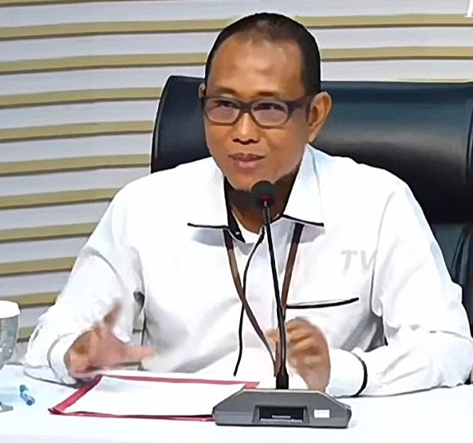 
					Nama Raffi Ahmad Muncul di Sidang Bea Cukai, KPK Buka Suara Soal Titipan iPhone dan Laptop