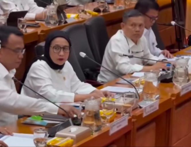 
					Proyek Raksasa di Ruang Gelap: Menyoal Rapat Perdana Anggaran Badan Gizi Nasional yang Digelar Tertutup