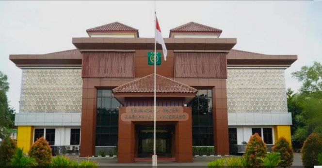 
					Dua Wajah Kinerja Kejari Kabupaten Tangerang: Kilat Sikat Oknum LSM Pemeras, Tapi “Masuk Angin” Tangkap Aktor Korupsi PKBM?