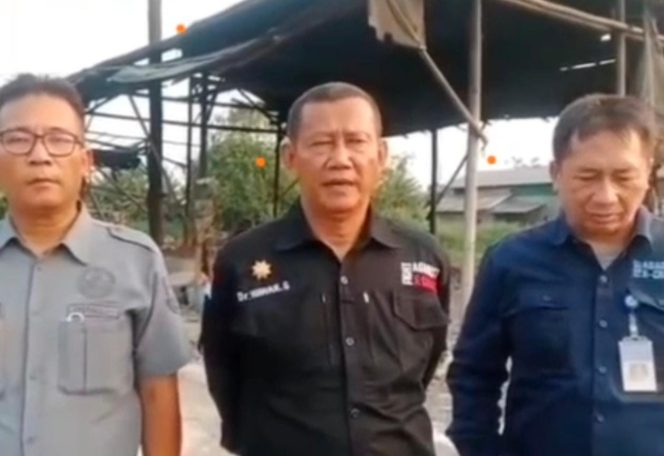 
					Buntut Sungai Cisadane Menghitam, 3 Perusahaan di Teluknaga Disegel