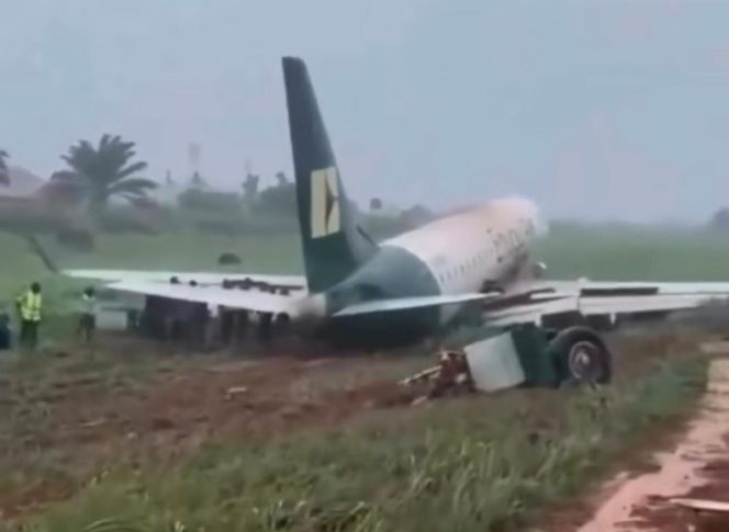 
					PESAWAT DENGAN 68 PENUMPANG TERGELINCIR DI NIGERIA, SELURUH PENUMPANG SELAMAT