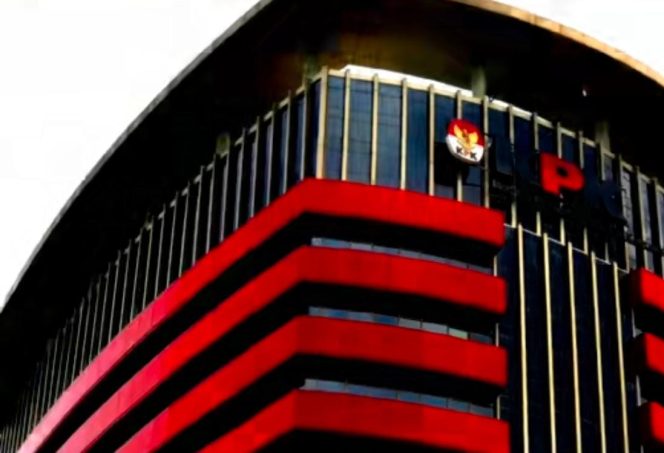 
					KPK Geledah Rumah Kadis PUPR Kota Bengkulu, Sita Uang Tunai Lebih dari Rp 4 Miliar