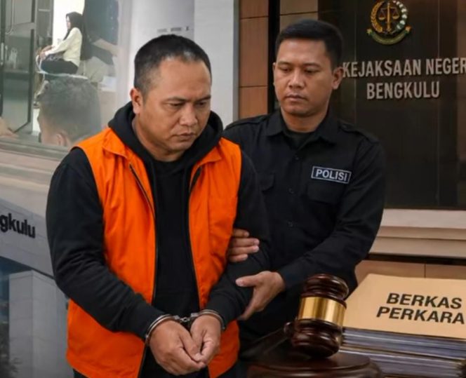 
					Dugaan Penipuan Perekrutan Dirut Bank Bengkulu: Sempat DPO, Repal Pahlevi Resmi Ditahan Kejari di Rutan Malabero