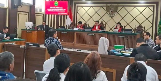 
					Sidang Banding Pengadaan Chromebook: Tim Kuasa Hukum Nadiem Makarim Ungkap Kejanggalan Penentuan Harga Wajar