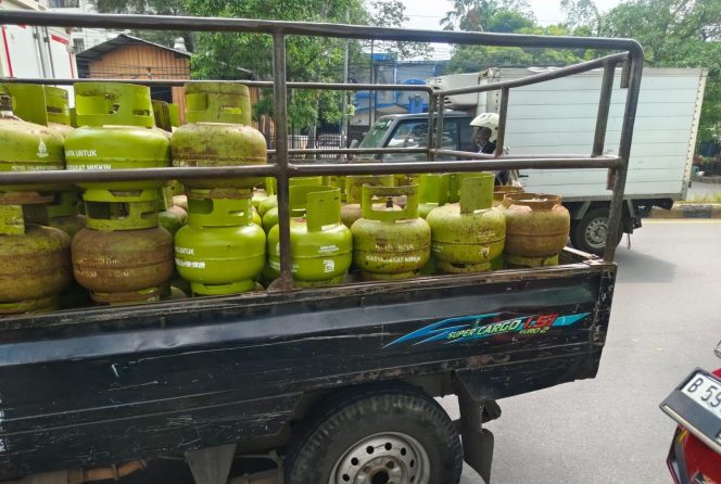 
					INVESTIGASI KHUSUS: Main Mata Bisnis Elpiji Subsidi Tanpa Izin di Wilayah Law Enforcement Polsek Cipondoh