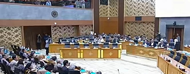 
					Utang Pemerintah Tembus Rp10.293 Triliun, Banggar DPR RI Desak Menkeu Purbaya Buka Laporan Profil Utang RI