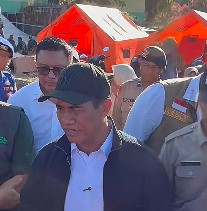 
					Instruksi Presiden Prabowo, Mentan Amran Terjunkan Bantuan Darurat 6.800 Ton Beras ke NTT