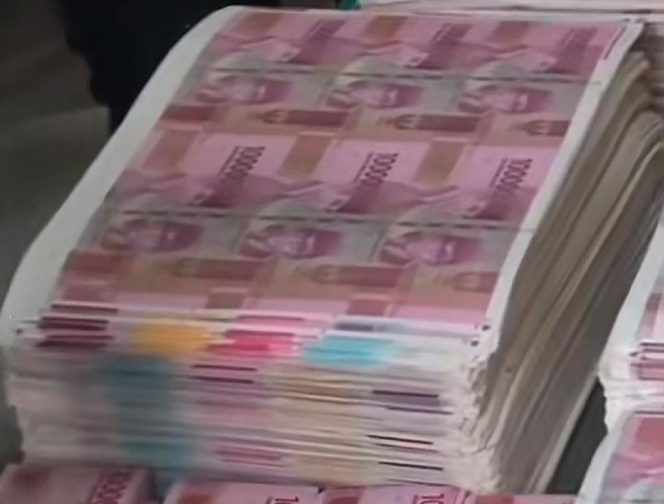 
					PABRIK UANG PALSU RP 36 MILIAR DI TANGSEL DIGEREBEK POLISI
