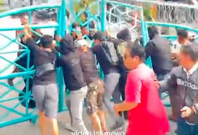 
					Panas! Polemik Aset SIP Pamulang Diwarnai Kericuhan dan Penjagaan Ketat