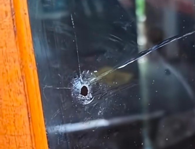 
					Rumah Koordinator AMPB Pati Diteror OTK, Kaca Pecah Digedor Proyektil Gotri