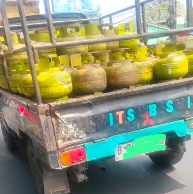 
					Dugaan Oplosan LPG 3 Kg: Gudang Ditemukan, Kapolsek Cipondoh Pilih Bungkam