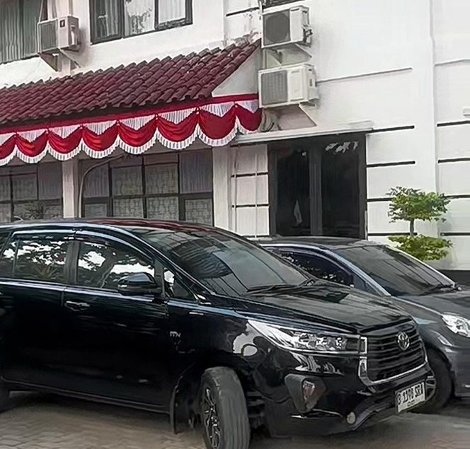 
					KPK Sikat Disdik Kabupaten Bogor, Dua Koper Dokumen Diangkut Pasca Penggeledahan Bappenda dan BKPSDM