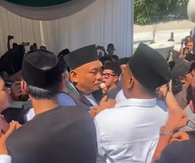 
					Sidang Pleno Muktamar ke-35 NU Memanas: Massa Kepung Ruang Sidang, Pemicunya Dugaan Penjegalan Gus Yusuf