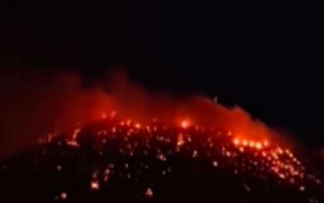 
					Gunung Ili Lewotolok Erupsi, Lava Pijar Meluncur 600 Meter ke Sektor Tenggara