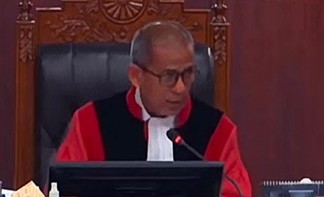 
					Hakim MK Saldi Isra Cecar KPU Soal Verifikasi Ijazah Gibran, Pertanyakan Prosedur Lapangan
