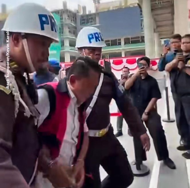 
					Mantan Jampidsus Febrie Adriansyah Kembali Diperiksa Keagung Terkait Kasus Pencucian Uang