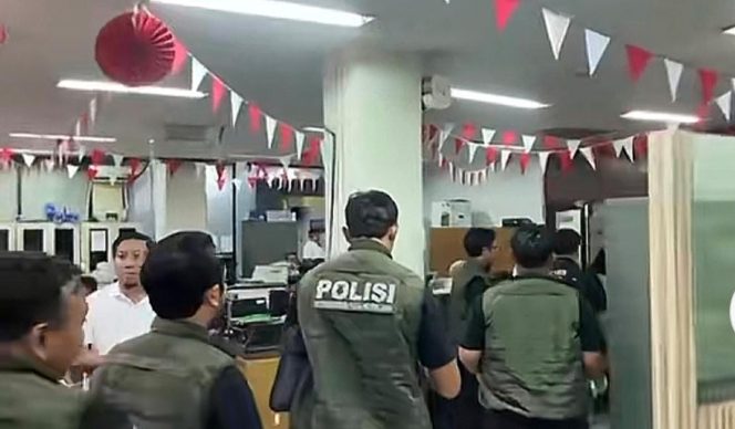 
					Dugaan Mafia Tanah dan Sertifikat Palsu PTSL 2019, Kantor BPN Kabupaten Bogor Digeledah Subdit Harda Polda Metro Jaya
