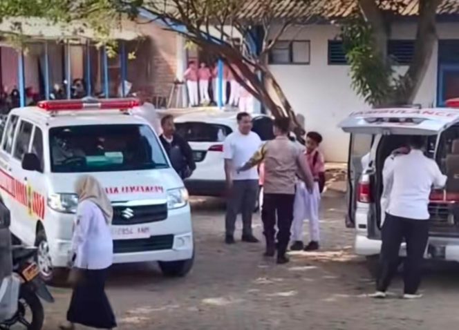 
					Program MBG Kembali Memakan Korban: 127 Siswa di Pati Diduga Keracunan Massal
