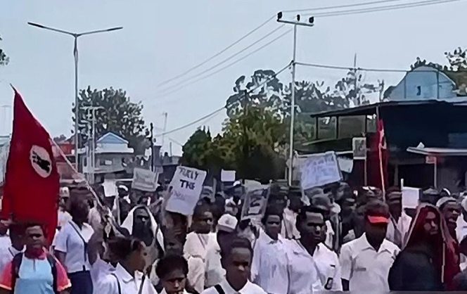 
					Pelajar Papua Pegunungan Menolak MBG: “Kami Butuh Sekolah Gratis, Bukan Makanan Gratis”