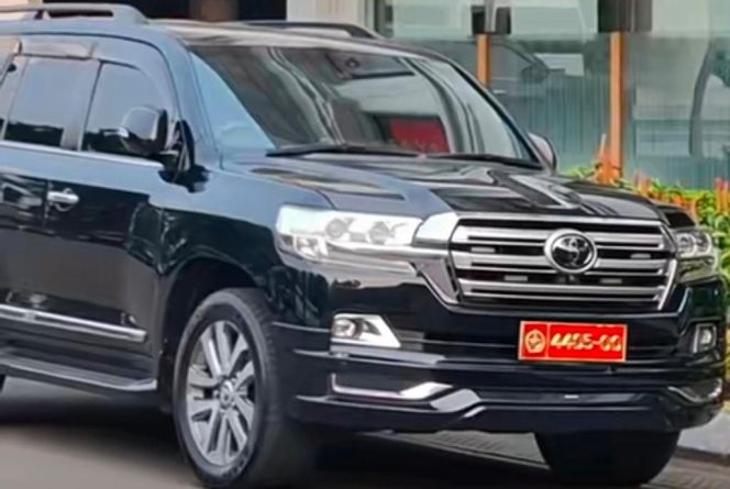 
					Prabowo Panggil Dirjen Bea Cukai ke Istana di Tengah Penataan Penerimaan Negara
