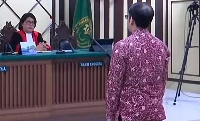 
					Putusan Banding Dipangkas: Nadiem Makarim Divonis 9 Tahun Penjara Kasus Chromebook