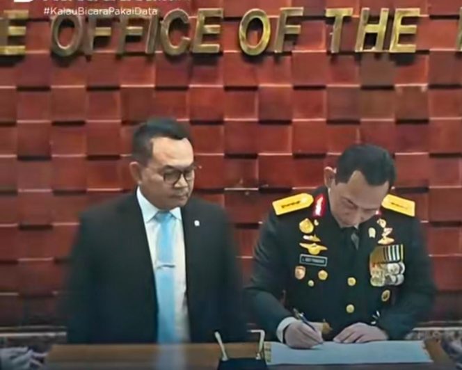 
					Serah Terima Jabatan KSP: Listyo Sigit Prabowo Resmi Gantikan Dudung Abdurachman di Istana