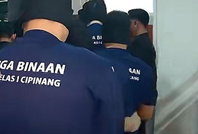 
					313 Narapidana Dipindahkan ke Nusakambangan, Termasuk Napi Kasus Pesta Sabu Rutan Depok
