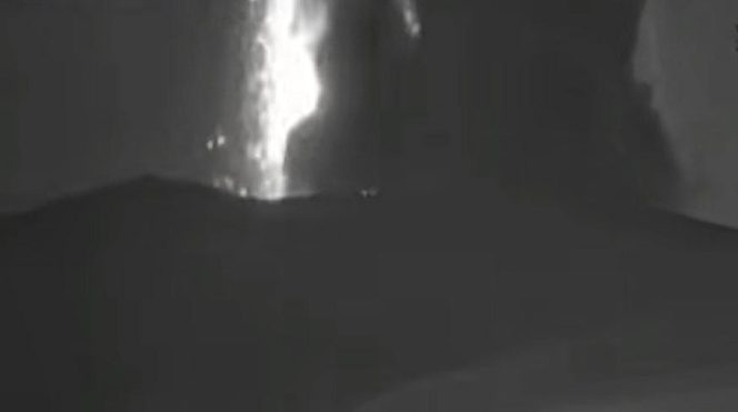 
					Gunung Anak Krakatau Kembali Erupsi 7 Kali dalam Semalam, PVMBG Imbau Waspada
