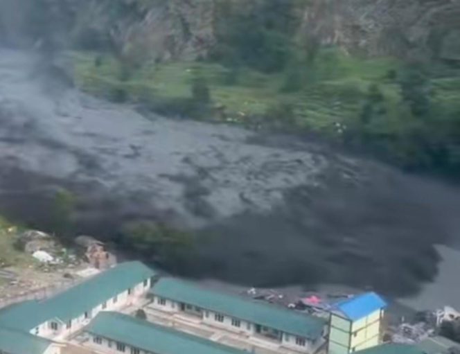 
					Banjir Bandang Dahsyat Kembali Terjang Nepal: Ratusan Warga dan Wisatawan Dievakuasi