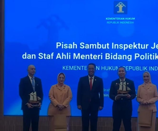 
					Menkum Supratman Andi Agtas Lantik Irjen dan Staf Ahli Baru
