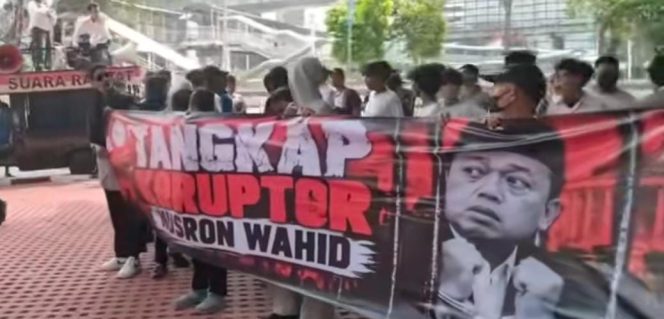 
					Didesak Massa dan Dijadwalkan Diperiksa KPK, Menteri ATR/BPN Nusron Wahid Sorotan Publik