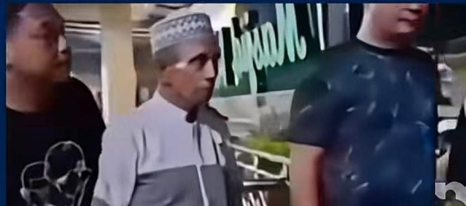 
					Diduga Cabuli Dua Anak Kandung, Oknum Purnatugas Kemenag Ditangkap Usai Salat Isya di Solok