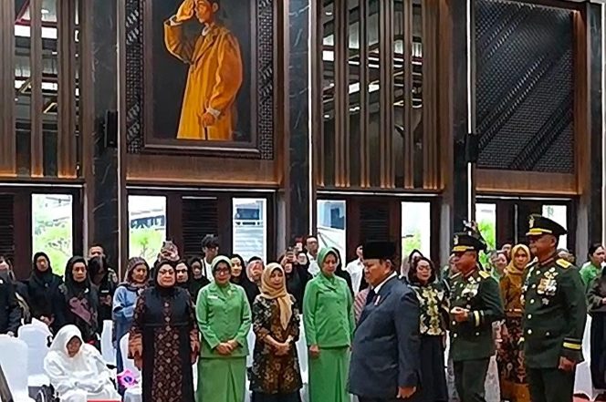 
					Presiden Prabowo Beri Penghormatan Terakhir kepada Mantan KSAD Jenderal TNI (Purn) Subagyo Hadi Siswoyo di Mabesad