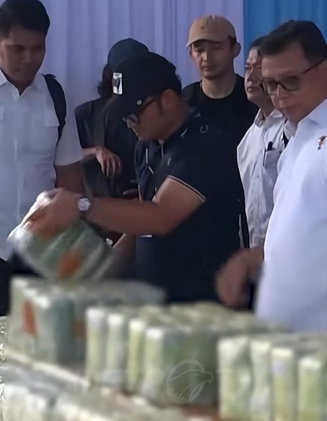 
					Petugas Gabungan Gagalkan Penyelundupan 1 Ton Ketamin di Perairan Belawan