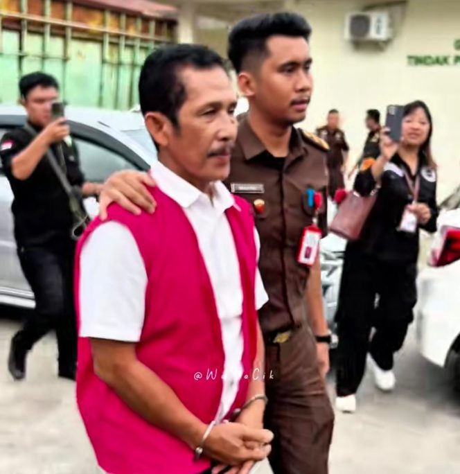 
					Rugikan Negara Rp7,3 Miliar, Ketua Koperasi Pasar Pagar Dewa Resmi Ditahan Kejaksaan Negeri Bengkulu