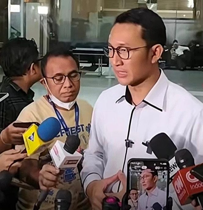 
					Penyidikan Lanjutan Kasus Suap Bupati Klaten Nonaktif , KPK Bongkar Aliran Dana Proyek